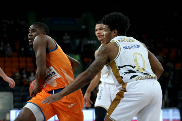 湖人则不得 湖人则不得